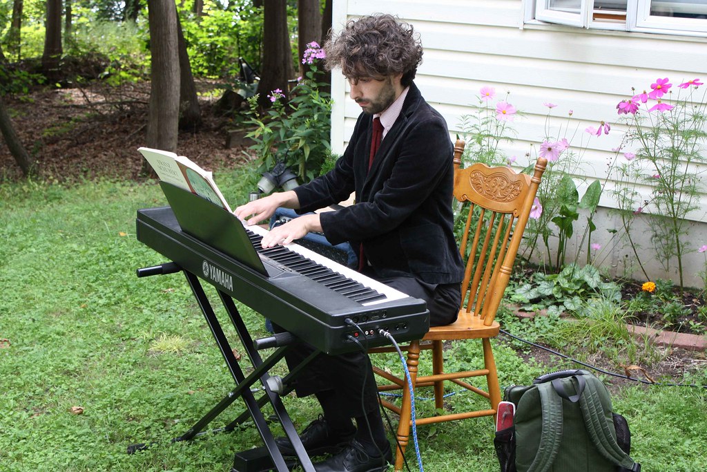 Live music provided by the young pianist Malcom.